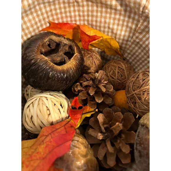 Autumn Basket with fake Potpourri - Picture 3 of 7